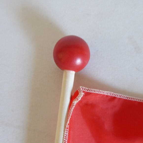 VINTAGE 11” CANADA CANADIAN RED WHITE MAPLE LEAF FLAG - Picture 5 of 6